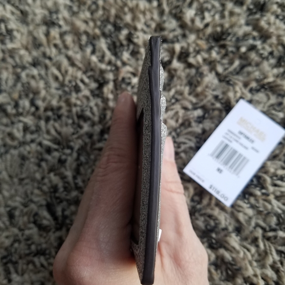 SOLD! Michael Kors Jetset Large Card Holder Silver - Picture 3 of 8